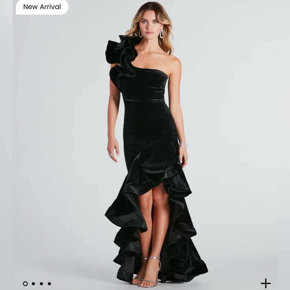 Beautiful black dress